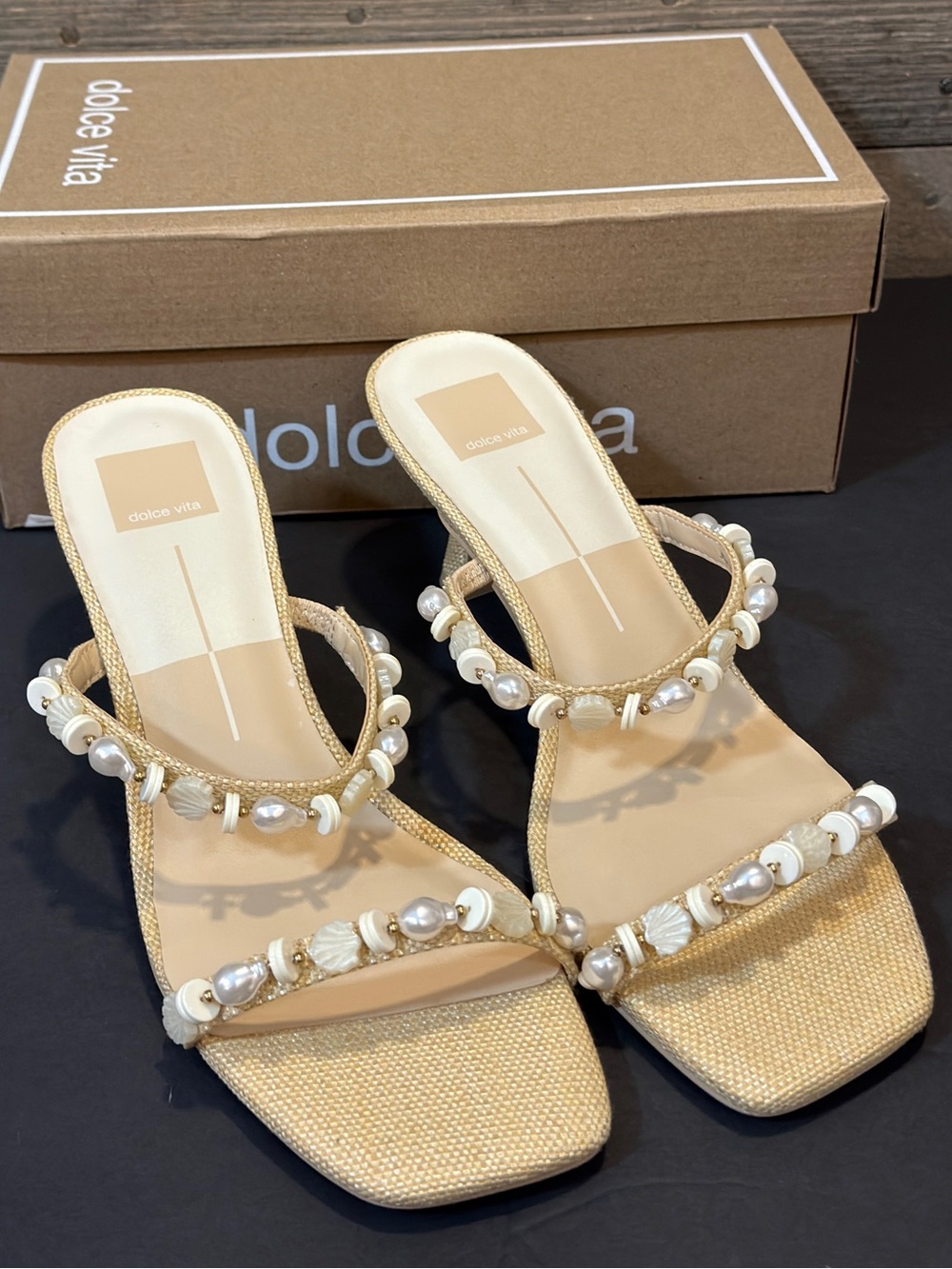 Dolce Vita Grason US Size 10M Natural Raffia Pearl Shell Beaded Heel Sandals NIB